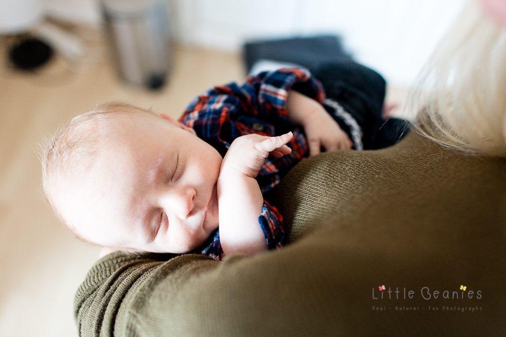 newborn baby photograph of 4 week old baby on a photoshoot with coventry newborn photographer